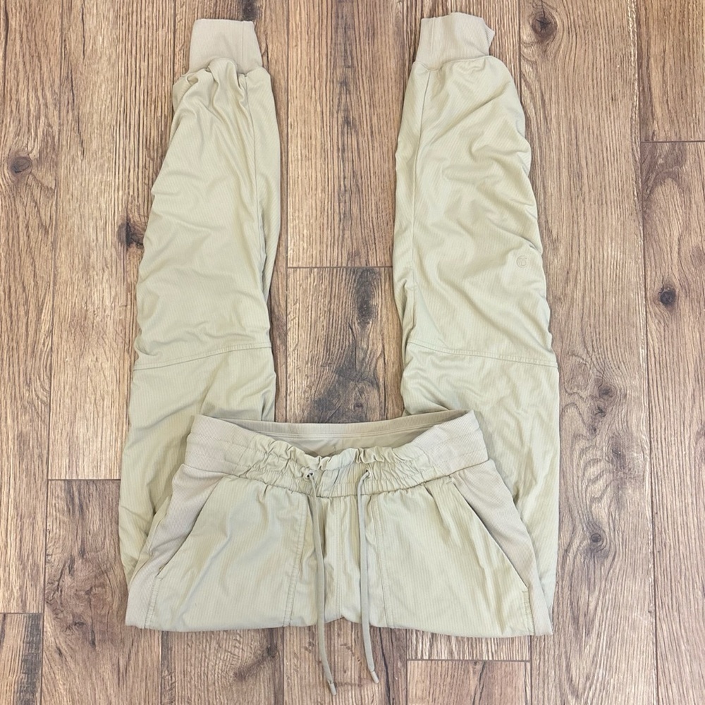 Lululemon Beyond The Studio 7/8 Jogger Size 6 In Trench